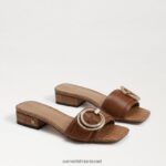 נשים הַנעָלָה Sam Edelman סנדל שקופיות delfi קוניאק עשיר 4XL22X704