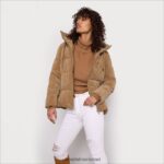 נשים לבוש Sam Edelman נפח צווארון כרית גָמָל 4XL22X1140 - Image 2